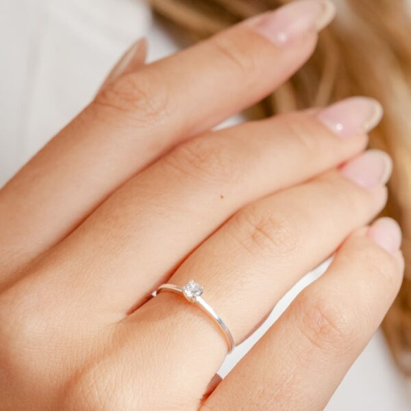 anel-solitario-cristal-prata-925-modelo-dimitra-joias.jpg